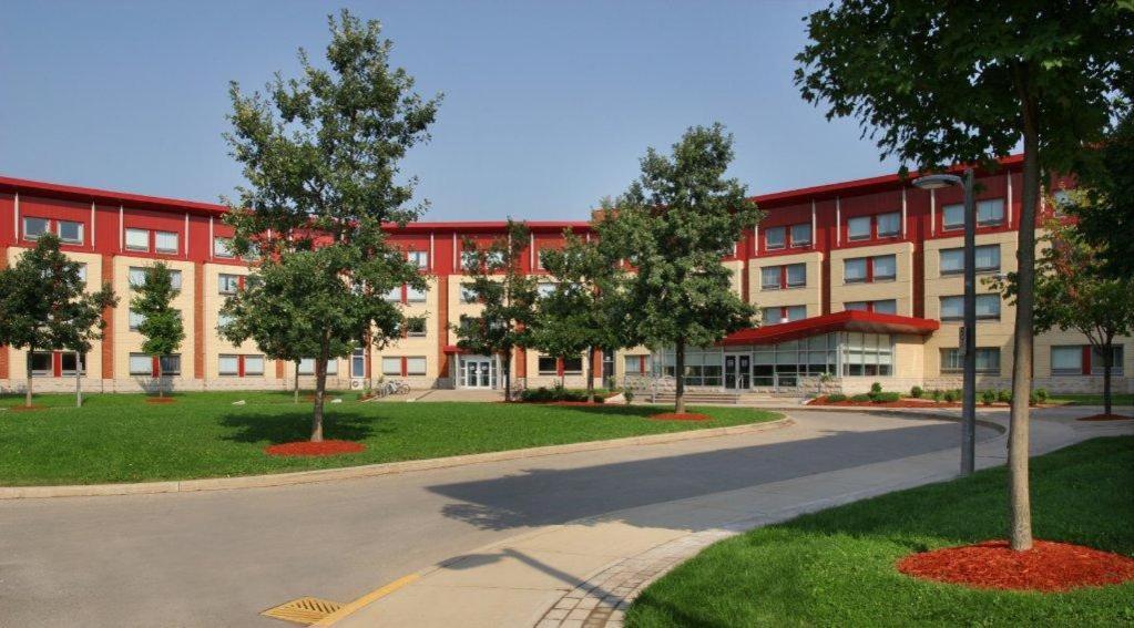 Residence & Conference Centre - أوكفيل المظهر الخارجي الصورة